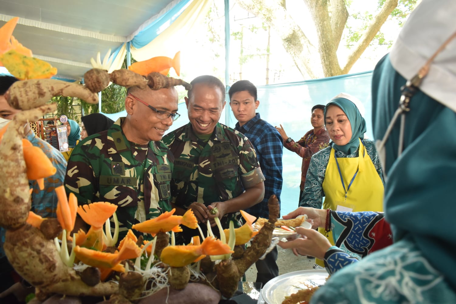 Kasilog Kasrem 043 Gatam Ajak Masyarakat Lampung Biasakan Makan Ikan Sejak Dini