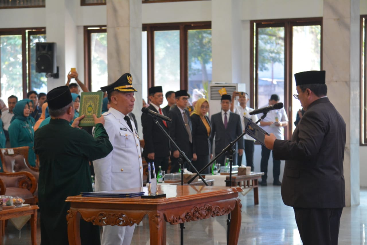 Gubernur Lampung, Arinal Djunaidi, melantik Pj. Bupati Tanggamus, Mulyadi Irsan, di Aula Mahan Agung, Rabu (27/9/2023). (Foto: Ist)